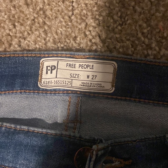 Free people detailed bottom skinny jean - Picture 3 of 3